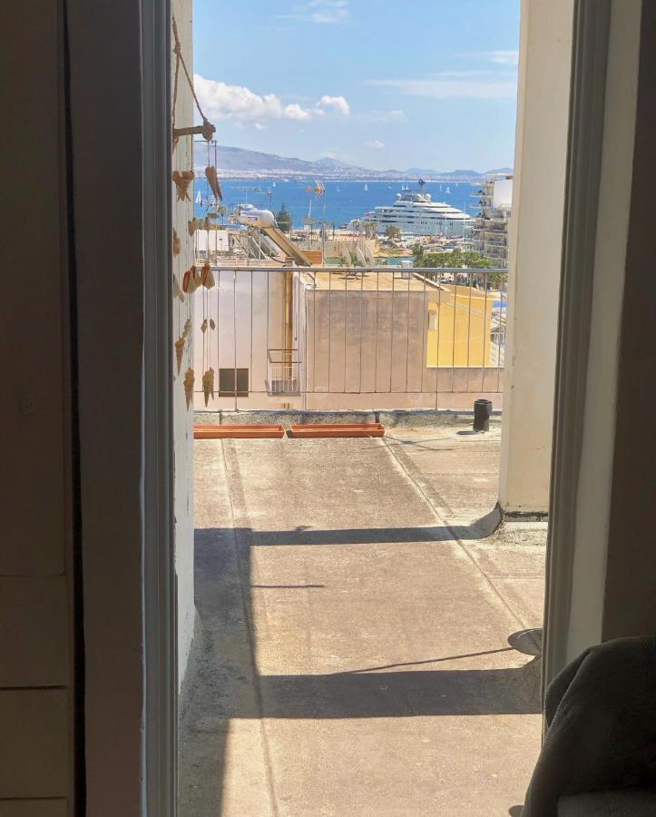 Cozy Seaview Studio - Piraeus Appartement Buitenkant foto